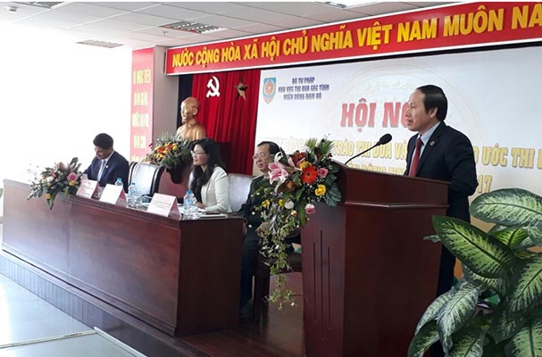Thi đua gắn với việc hoàn thành xuất sắc nhiệm vụ của Bộ, ngành, địa phương