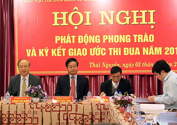 Thi đua để làm tốt nhiệm vụ chính trị