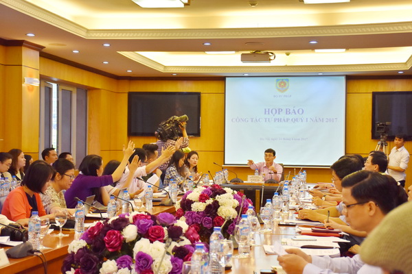 Bộ Tư pháp họp báo Quý I/2017