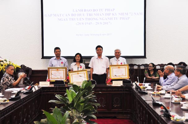 Tri ân các thế hệ Lãnh đạo và cán bộ của Bộ Tư pháp nhân dịp 72 năm Ngày truyền thống ngành Tư pháp