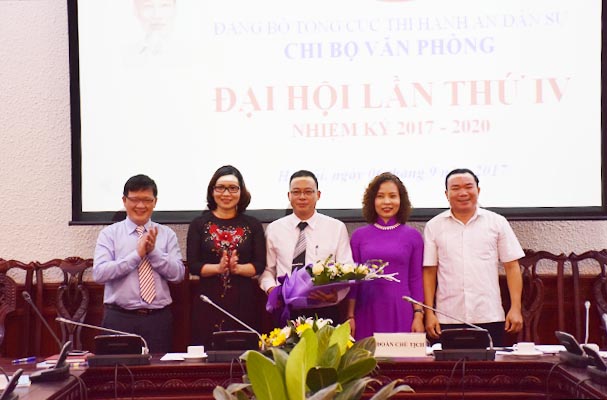 Chi bộ Văn phòng Tổng cục Thi hành án dân sự tổ chức thành công Đại hội Chi bộ nhiệm kỳ 2017 - 2020