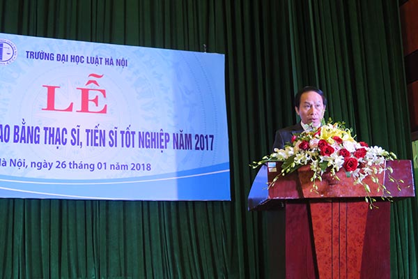 Đại học Luật Hà Nội tổ chức Lễ bế giảng và trao bằng thạc sĩ, tiến sĩ tốt nghiệp năm 2017