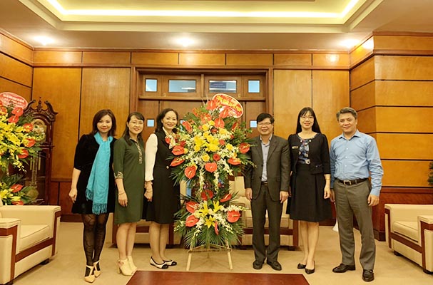 Công đoàn Bộ Tư pháp chúc mừng Trường Đại học Luật Hà Nội nhân ngày Nhà giáo Việt Nam 20/11