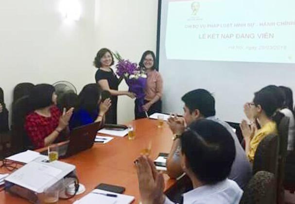 Lễ kết nạp Đảng viên mới năm 2018 của Chi bộ Vụ Pháp luật hình sự - hành chính