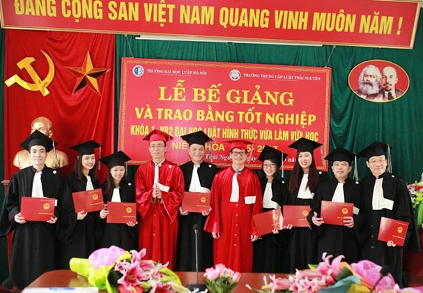 TC Luật Thái Nguyên: Lễ bế giảng Khóa I – Văn bằng 2 Đại học luật hình thức vừa làm vừa học