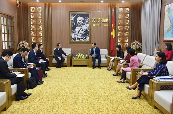 Tiếp tục phát triển hoạt động luật sư nước ngoài ở Việt Nam
