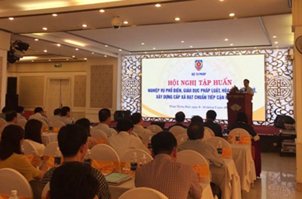 Tập huấn nghiệp vụ PBGDPL, hòa giải ở cơ sở, XD cấp xã đạt chuẩn TCPL năm 2018 khu vực miền Trung