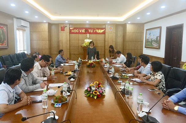 Thứ trưởng Bộ Tư pháp Đặng Hoàng Oanh làm việc với Học viện Tư pháp Cơ sở TP. Hồ Chí Minh