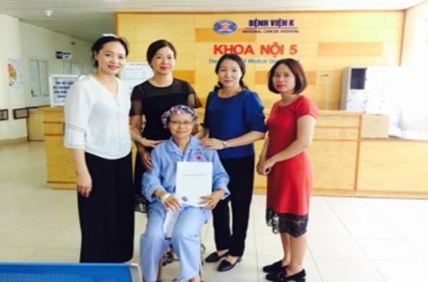 Công đoàn Viên chức Việt Nam thăm công chức nữ và con công chức có hoàn cảnh đặc biệt khó khăn