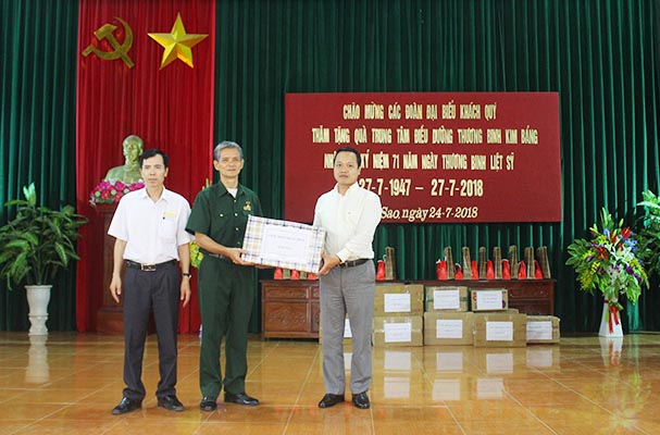 Bộ Tư pháp thăm hỏi, tri ân nhân Ngày thương binh và liệt sỹ