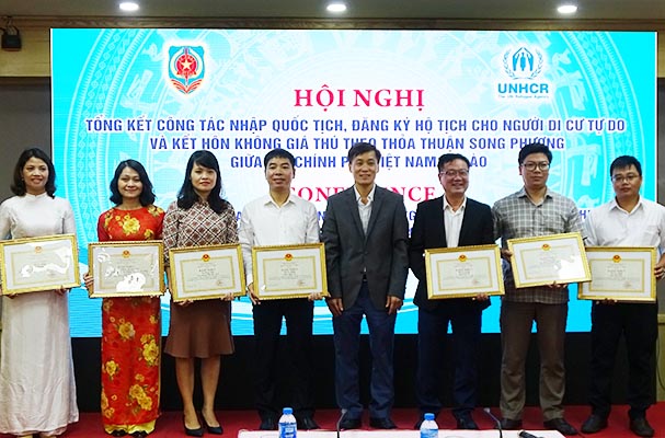 Xử lý dứt điểm tình trạng di cư tự do và kết hôn không giá thú vùng biên giới Việt - Lào