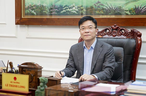 Mong các thầy, cô giáo có nhiều đóng góp hơn nữa cho công tác đào tạo cán bộ pháp luật