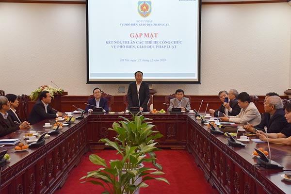 Gặp mặt các thế hệ cán bộ, công chức Vụ Phổ biến, giáo dục pháp luật