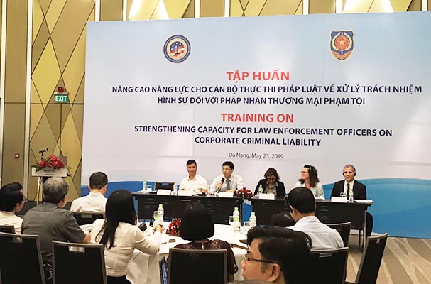 Nâng cao năng lực cho cán bộ thực thi pháp luật xử lý TNHS đối với pháp nhân thương mại phạm tội