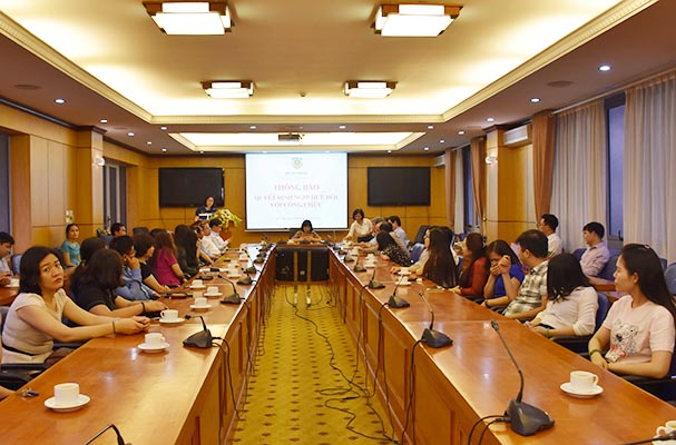 Bộ Tư pháp trao Quyết định nghỉ hưu cho công chức Tổng cục Thi hành án dân sự