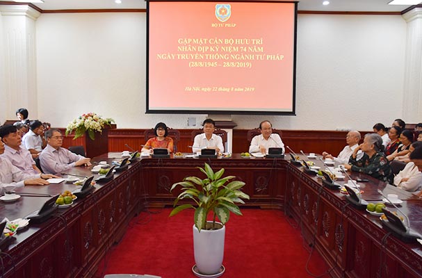 Ôn lại truyền thống và tri ân đội ngũ cán bộ của Bộ, Ngành Tư pháp qua các thời kỳ