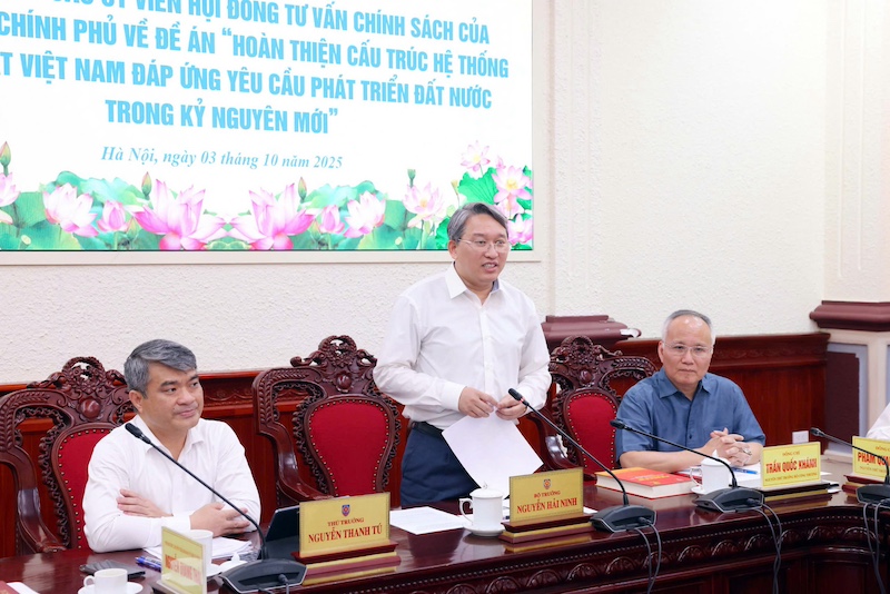 Lãnh đạo Bộ Tư pháp lắng nghe ý kiến chuyên gia về đề án hoàn thiện cấu trúc hệ thống pháp luật Việt Nam