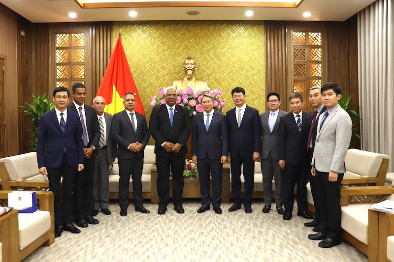 Thắt chặt hơn nữa tình đoàn kết hữu nghị đặc biệt giữa hai nước Việt Nam - Cuba anh em