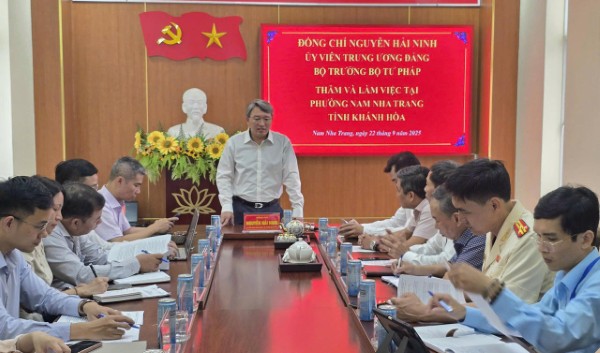 Bộ trưởng Nguyễn Hải Ninh kiểm tra việc thực hiện mô hình chính quyền địa phương 02 cấp tại Nam Nha Trang