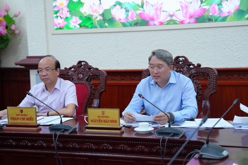 Lãnh đạo Bộ họp về dự án Luật Giám định tư pháp (sửa đổi)