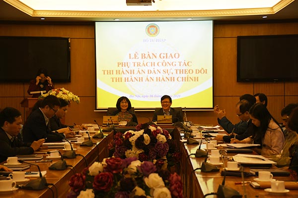 Lễ bàn giao phụ trách công tác Thi hành án dân sự, theo dõi Thi hành án hành chính