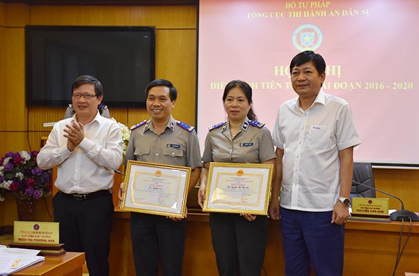 Thi đua - khen thưởng phải thực chất, công khai, công bằng