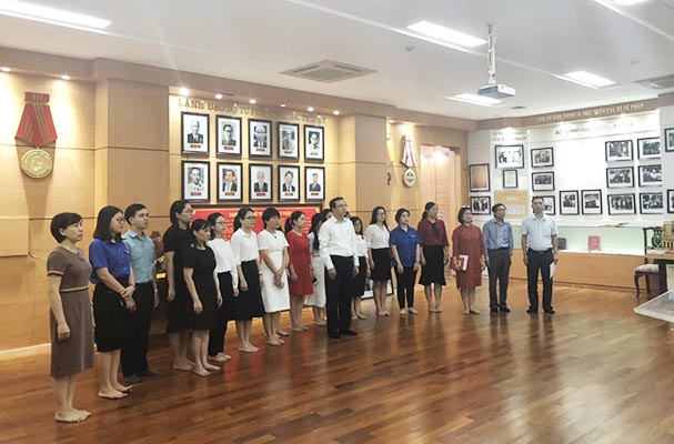 Chi bộ Vụ CVĐCVXDPL tổ chức sinh hoạt chuyên đề tháng 8 năm 2020 và kết nạp Đảng viên mới