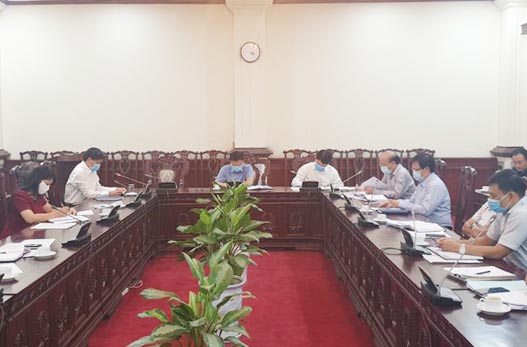 Lãnh đạo Bộ nghe báo cáo tổ chức Đại hội thi đua yêu nước ngành Tư pháp lần thứ V
