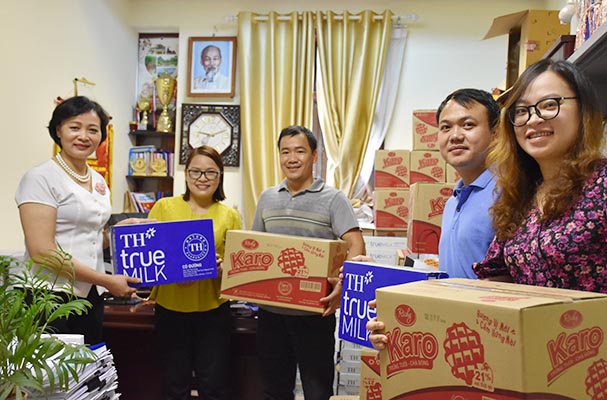 Công đoàn Bộ Tư pháp tặng quà Tết Trung thu năm 2020 cho các cháu thiếu nhi