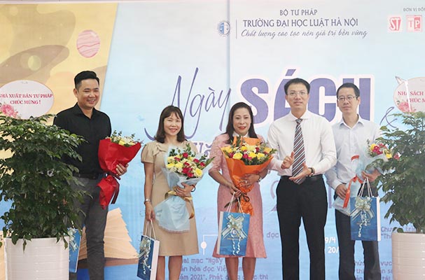 Trường Đại học Luật Hà Nội: Khuyến khích và phát triển phong trào đọc sách đối với học sinh, sinh viên