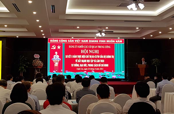 Sơ kết 5 năm học tập, làm theo tư tưởng, đạo đức, phong cách Hồ Chí Minh trong Đảng bộ Khối CQTW