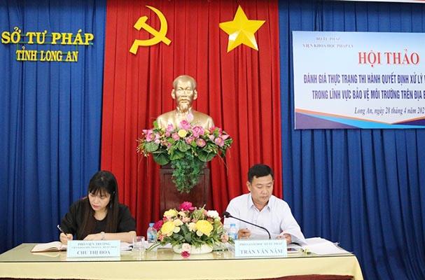 Đánh giá thực trạng thi hành quyết định XPVPHC trong lĩnh vực bảo vệ môi trường trên địa bàn tỉnh Long An