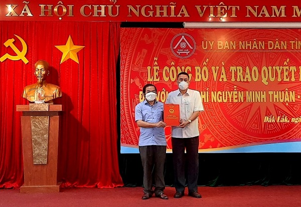 Trao quyết định nghỉ hưu cho Giám đốc Sở Tư pháp Đắk Lắk