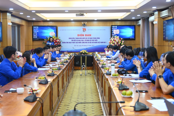 Diễn đàn “Đoàn viên, thanh niên Khối các cơ quan Trung ương tìm hiểu và khai thác, sử dụng Bộ pháp điển”