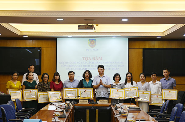 Xây dựng, nâng cao chất lượng đội ngũ công chức, viên chức – mắt xích quan trọng trong công tác CCHC