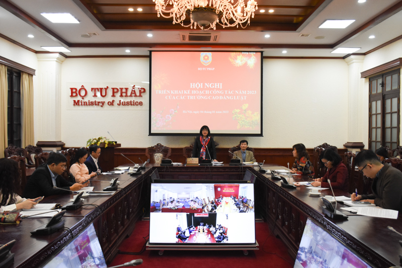 Tiếp tục nỗ lực, phấn đấu, chú trọng và nâng cao chất lượng đào tạo của các Trường Cao đẳng Luật