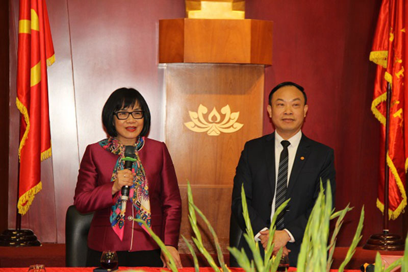 Thứ trưởng Đặng Hoàng Oanh chúc Tết viên chức và người lao động của Học viện Tư pháp