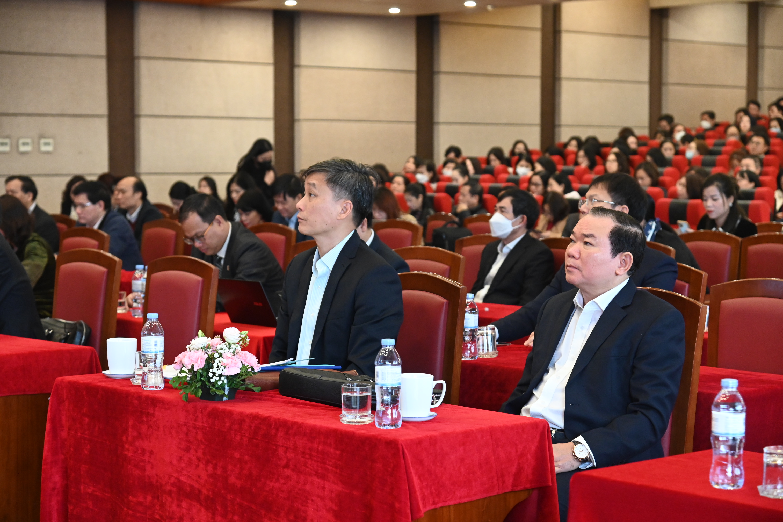Cán bộ, công chức, viên chức Bộ Tư pháp vượt khó khăn, hoàn thành tốt nhiệm vụ năm 2022
