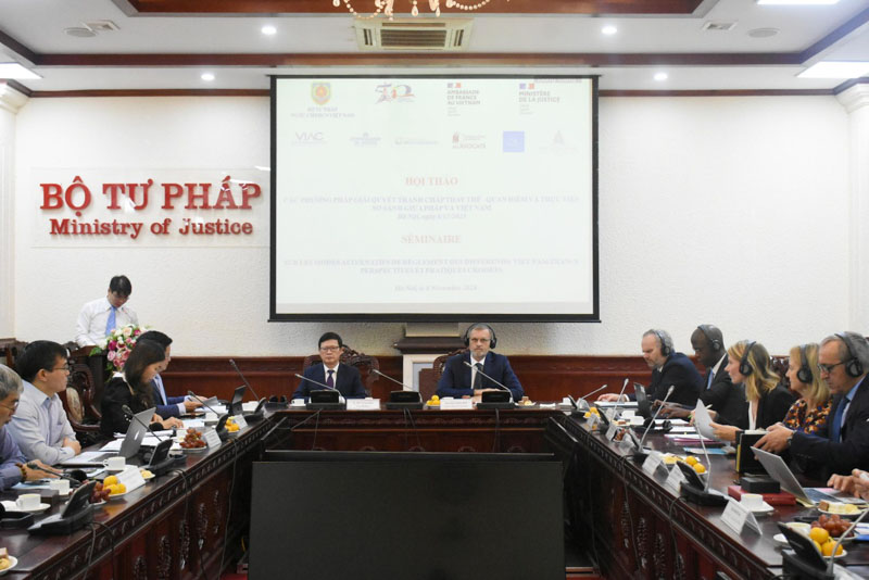 Tiếp tục hoàn thiện thể chế, pháp luật về trọng tài, hòa giải thương mại