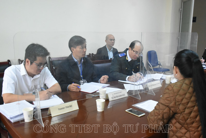 Thứ trưởng Bộ Tư pháp Nguyễn Khánh Ngọc tiếp công dân định kỳ tháng 11/2023