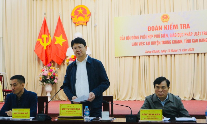 Thứ trưởng Nguyễn Thanh Tịnh kiểm tra công tác phổ biến, giáo dục pháp luật tại Trùng Khánh, Cao Bằng