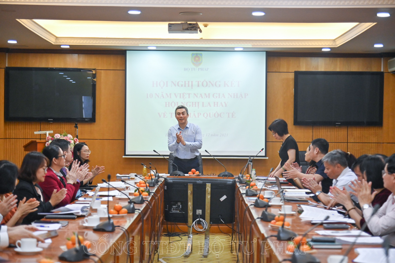 Tham gia tích cực, hiệu quả, thực chất vào hoạt động của Hội nghị La Hay về tư pháp quốc tế