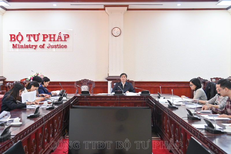 Hoàn thiện hệ thống pháp luật điều chỉnh hoạt động ngoại giao
