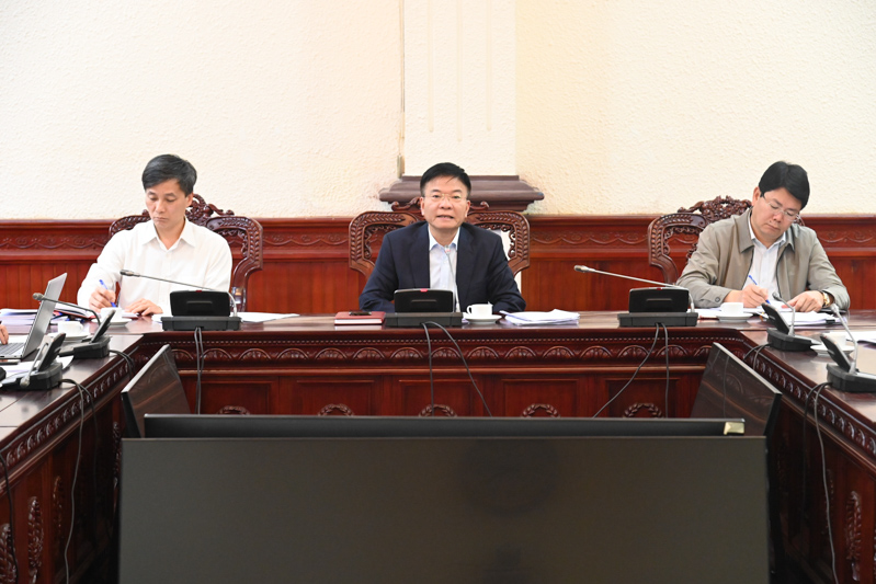 Lãnh đạo Bộ làm việc với các đơn vị về tiến độ thực hiện Đề án 06