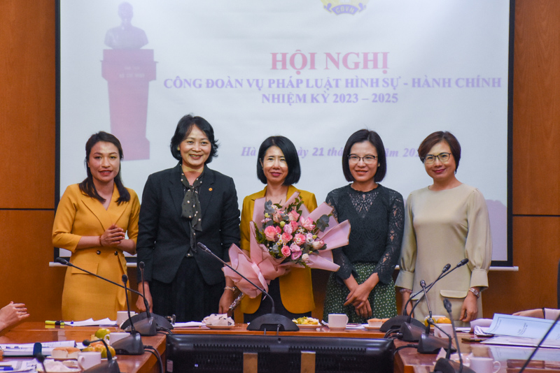 Công đoàn Vụ Pháp luật hình sự-hành chính: Thực hiện tốt hơn nữa phong trào “Giỏi việc nước, đảm việc nhà”