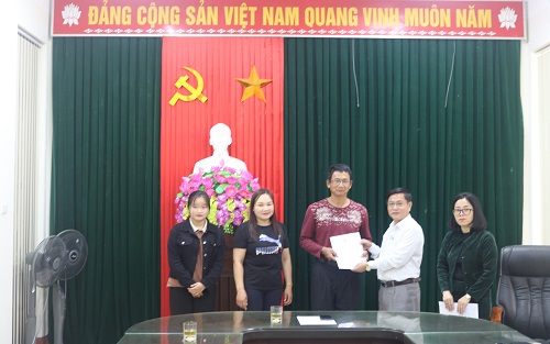 Quảng Bình: Tổ chức Lễ trao Quyết định nuôi con nuôi có yếu tố nước ngoài