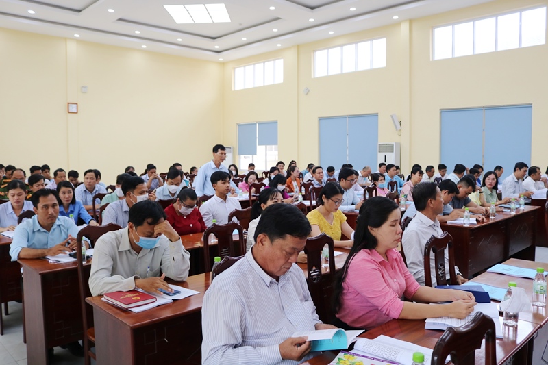 Long An: Tổ chức Hội nghị tập huấn tăng cường khả năng tiếp cận PL trong xây dựng nông thôn mới