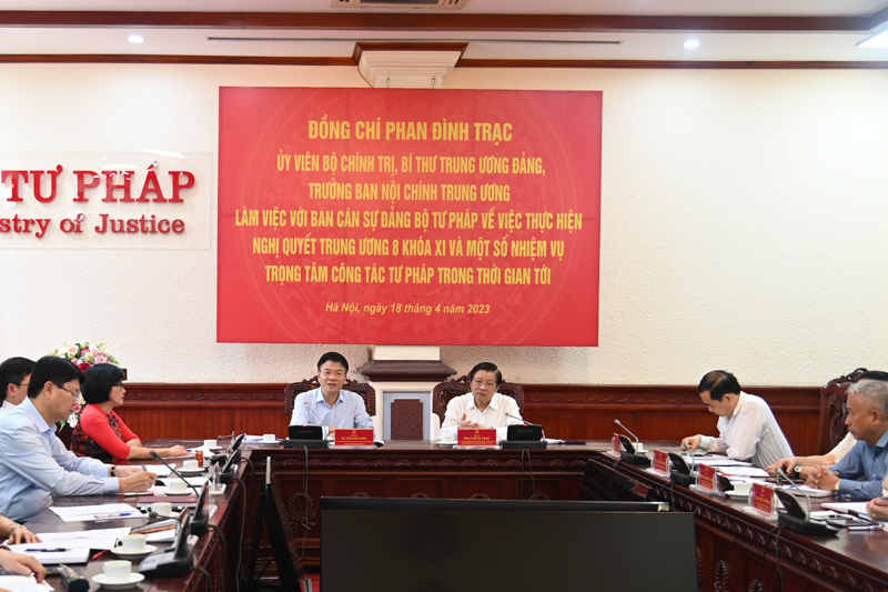 Nâng cao hiệu quả công tác xây dựng chính sách và thi hành pháp luật
