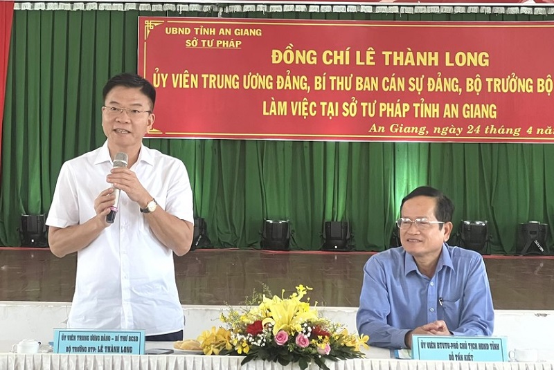 Bộ trưởng Bộ Tư pháp Lê Thành Long làm việc với Sở Tư pháp An Giang