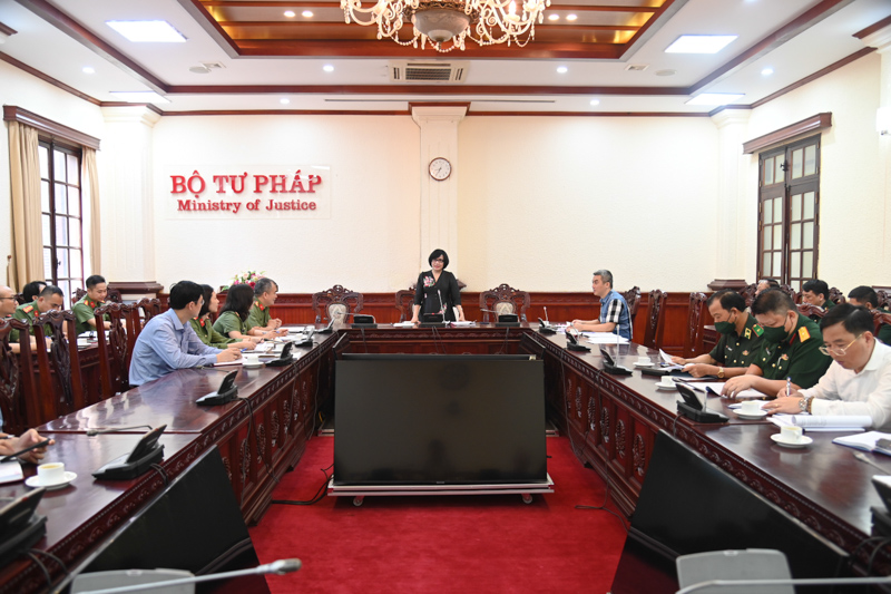 Đơn giản hóa thủ tục, đẩy mạnh thực hiện thủ tục hành chính trên môi trường điện tử